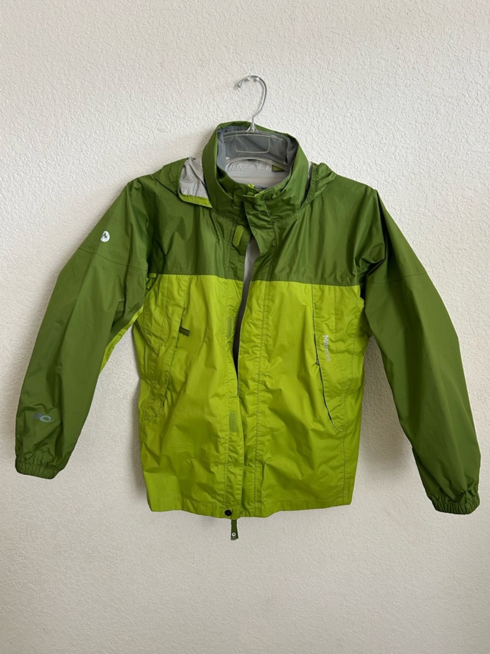 Marmot Two-Tone Green Rain Jacket - Lightweight Waterproof (Kids XL)